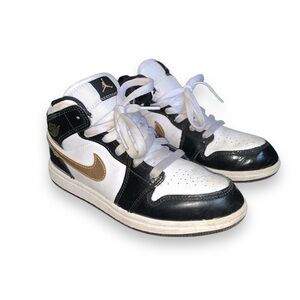 Air Jordan 1 Mid SE GS Black Gold Nike Sneaker Shoes Size 2.5Y
